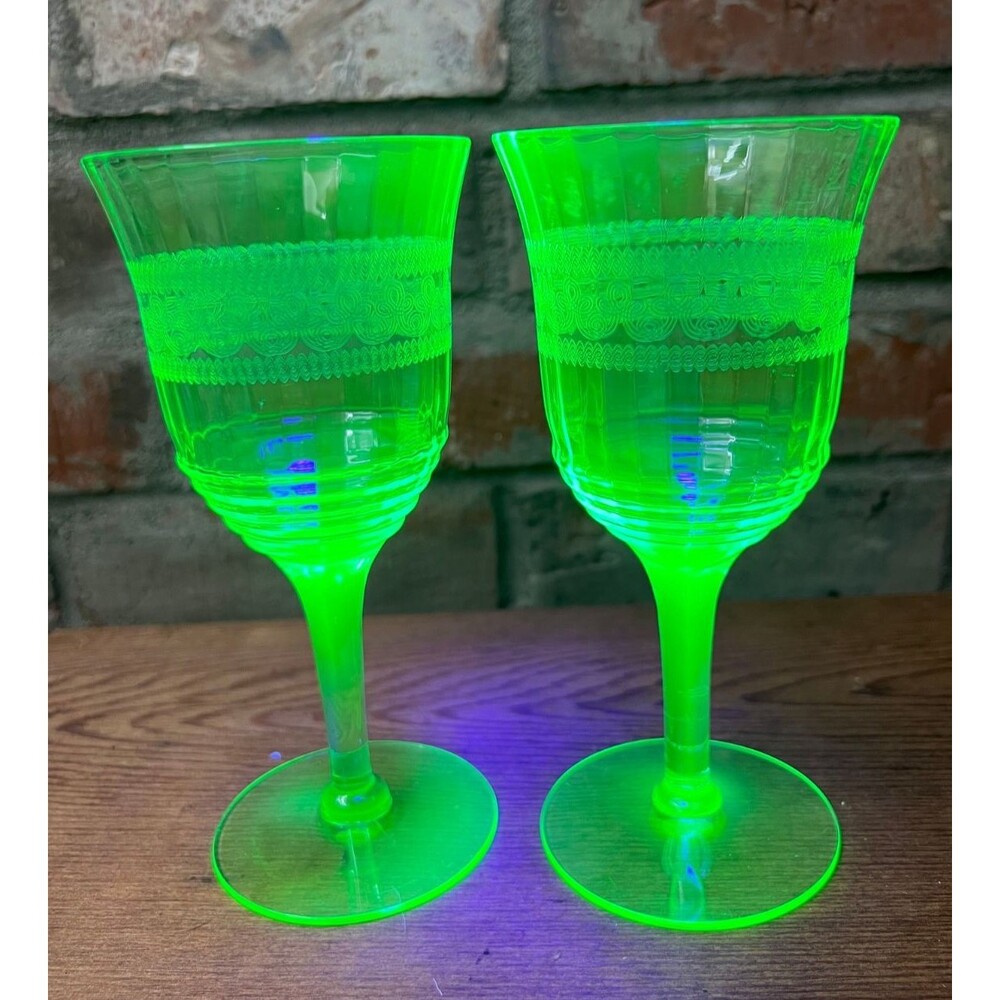 Pair of Bryce Bros Uranium 6.5" Glass Goblets Wine Water Stems Green Vaseline UV